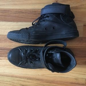 Sliiiiick Converse high top leather sneakers!
